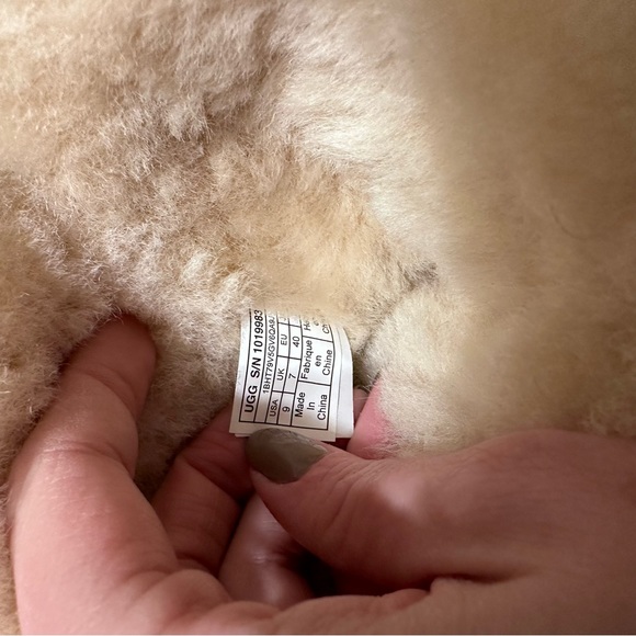 Ugg Daelynn Chestnut Leather Bailey Bow Short Boots - Picture 4 of 9